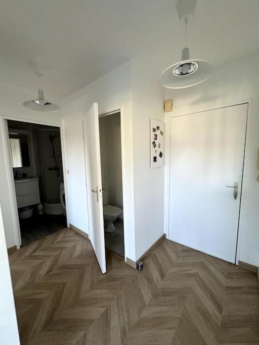 Appartement Neuf Avec Balcon Et Parking Prive Caen Luaran gambar
